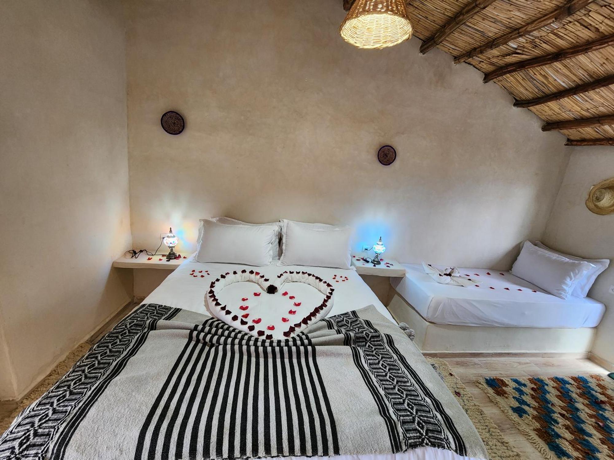Bed and Breakfast Les Jardins D Amizmiz 6 Piscines Wawizelte Экстерьер фото