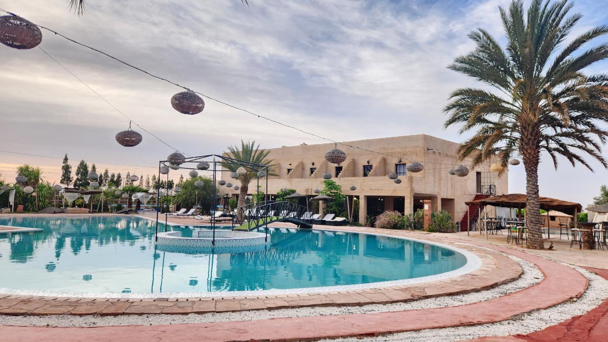 Bed and Breakfast Les Jardins D Amizmiz 6 Piscines Wawizelte Экстерьер фото
