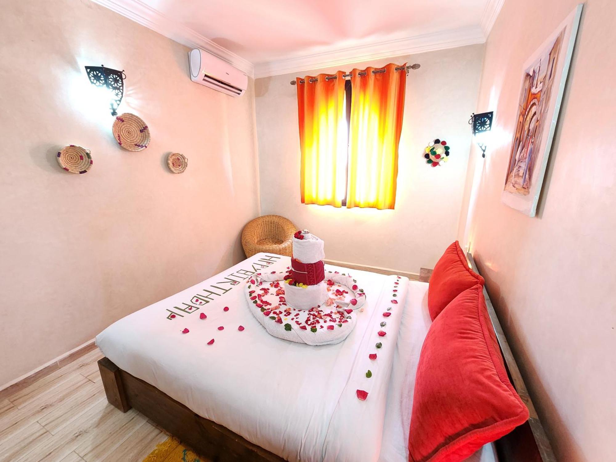 Bed and Breakfast Les Jardins D Amizmiz 6 Piscines Wawizelte Экстерьер фото