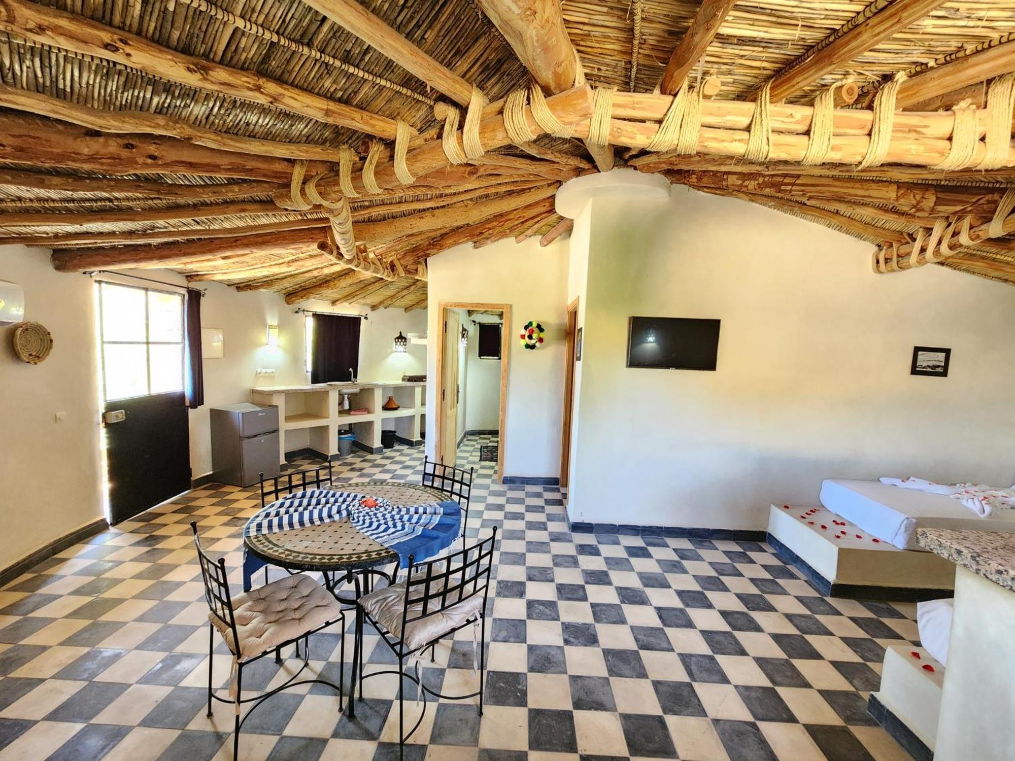 Bed and Breakfast Les Jardins D Amizmiz 6 Piscines Wawizelte Экстерьер фото