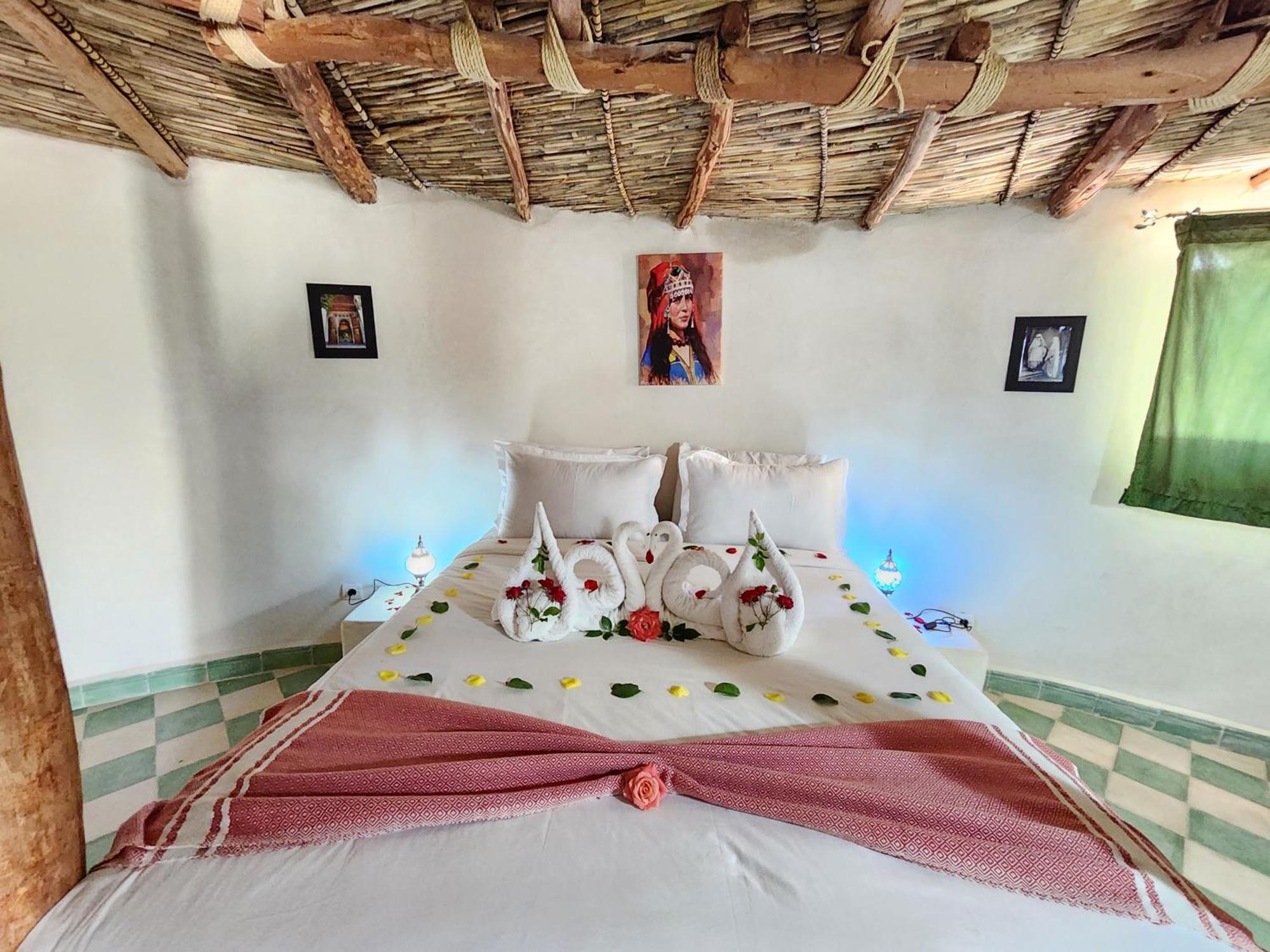 Bed and Breakfast Les Jardins D Amizmiz 6 Piscines Wawizelte Экстерьер фото